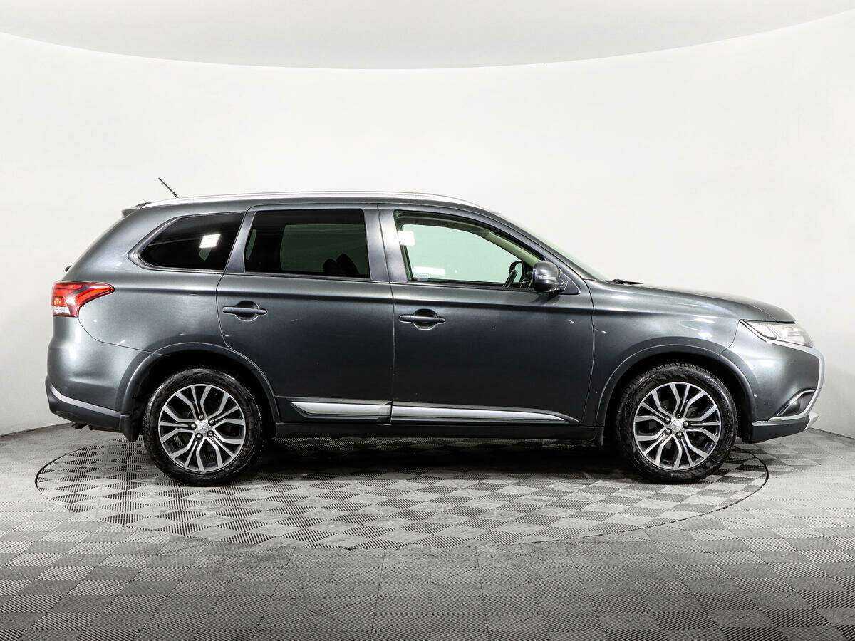 Mitsubishi Outlander с пробегом — 2016 год. Фото: #3