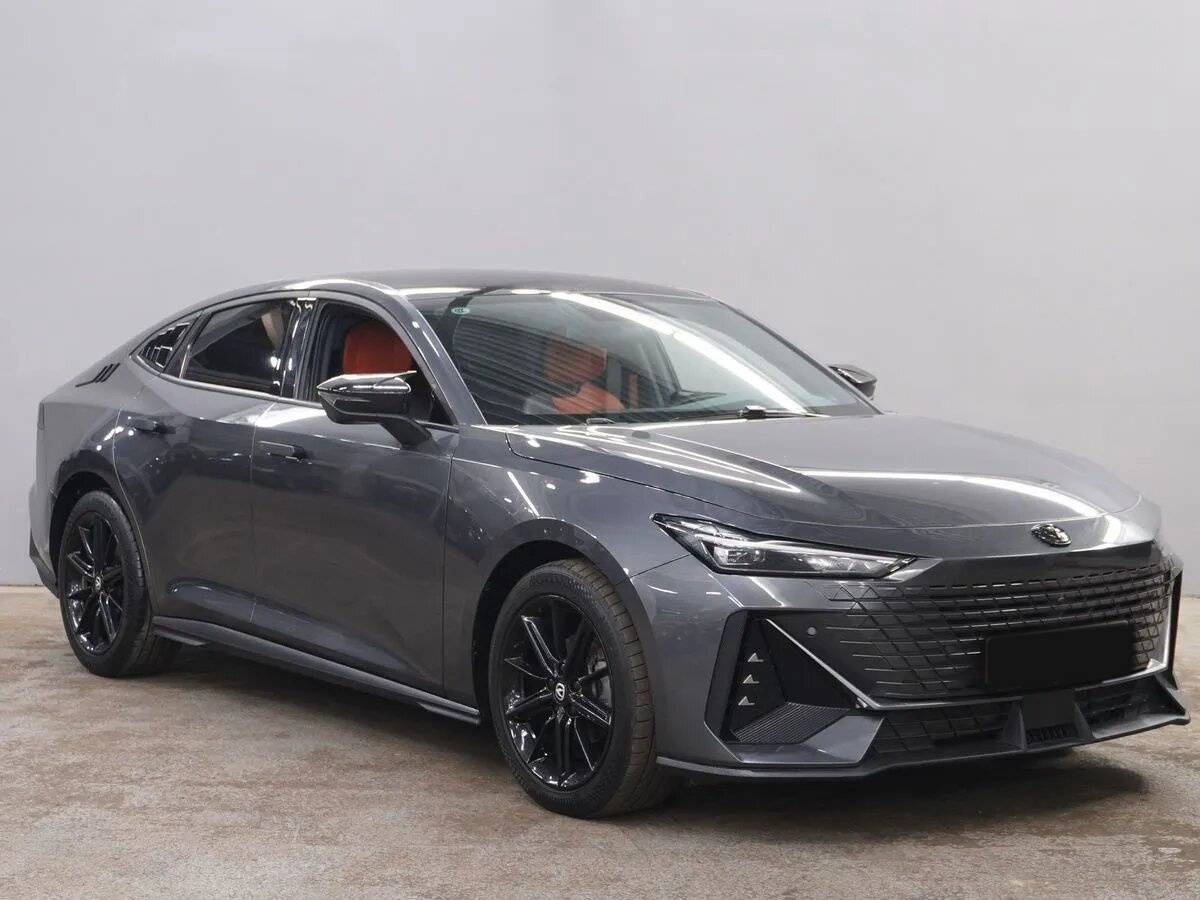 Changan UNI-V с пробегом — 2022 год. Фото: #2