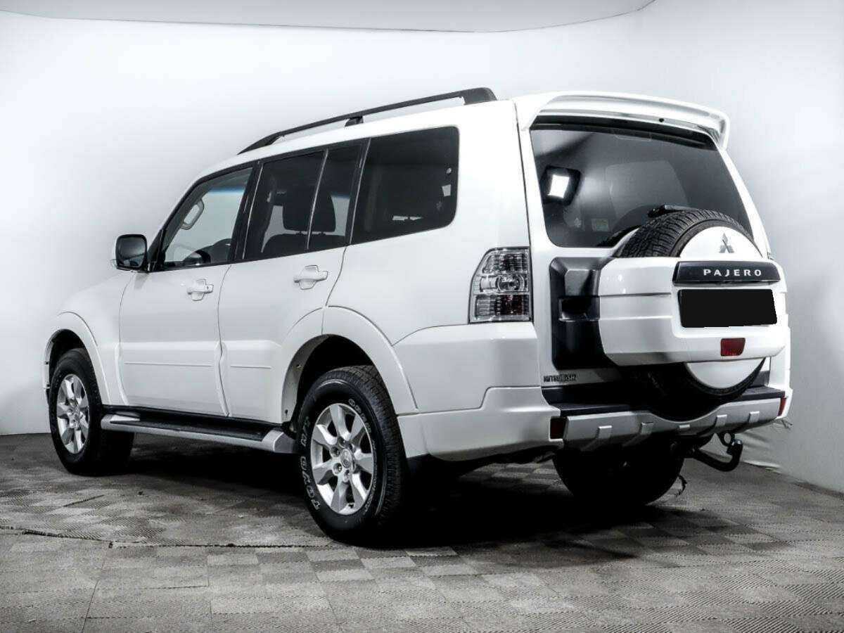Mitsubishi Pajero с пробегом — 2014 год. Фото: #5