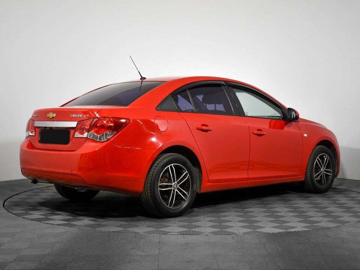 Chevrolet Cruze с пробегом — 2012 год. Фото: #4