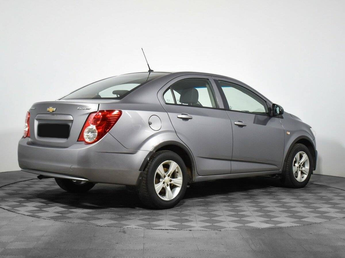 Chevrolet Aveo с пробегом — 2012 год. Фото: #4