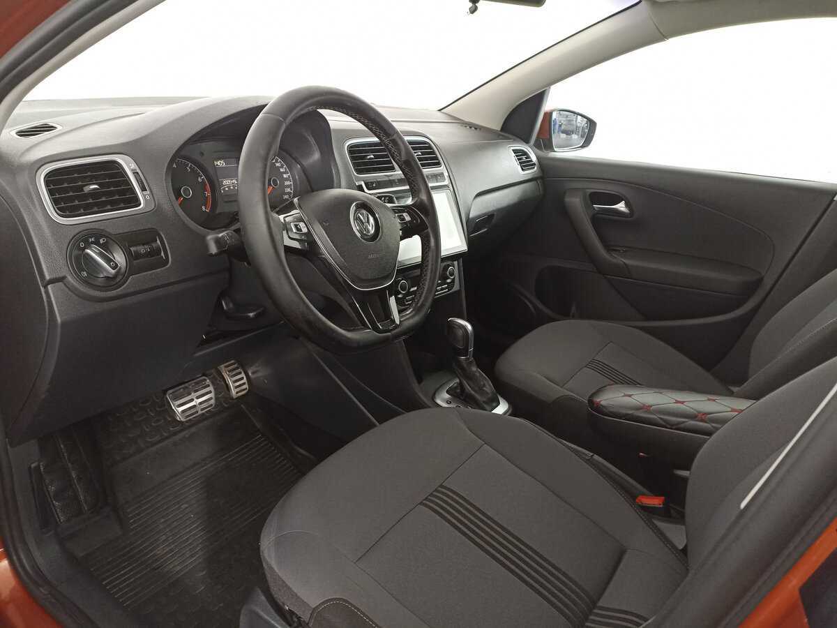 Volkswagen Polo с пробегом — 2017 год. Фото: #14