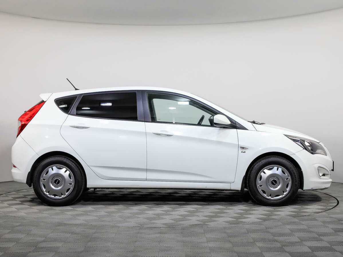 Hyundai Solaris с пробегом — 2015 год. Фото: #2