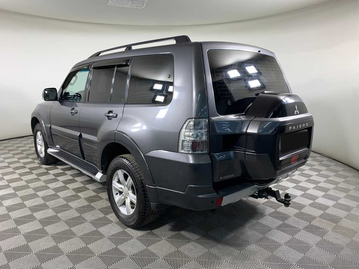 Mitsubishi Pajero с пробегом — 2015 год. Фото: #6