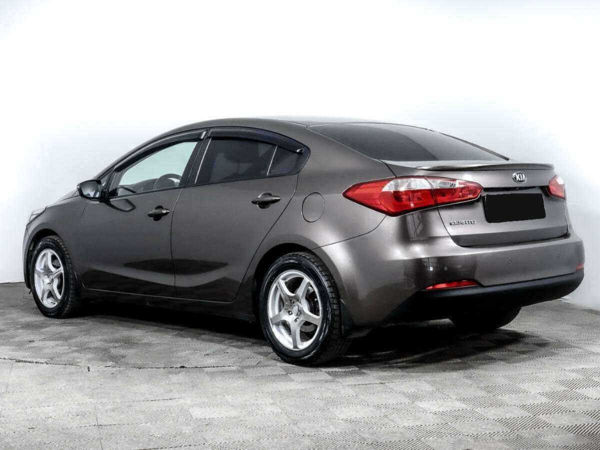 Kia Cerato с пробегом — 2015 год. Фото: #5