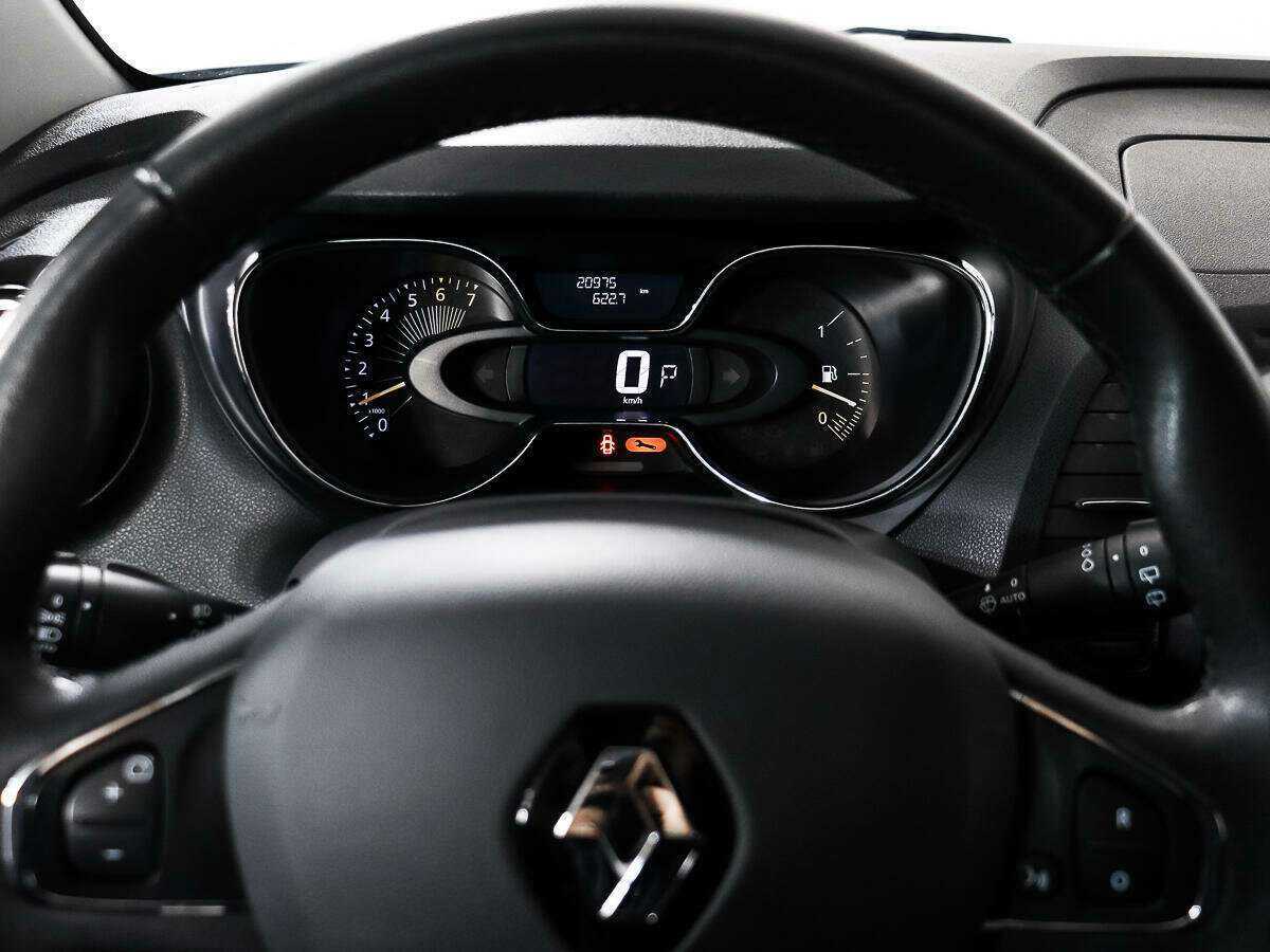 Renault Kaptur с пробегом — 2016 год. Фото: #16