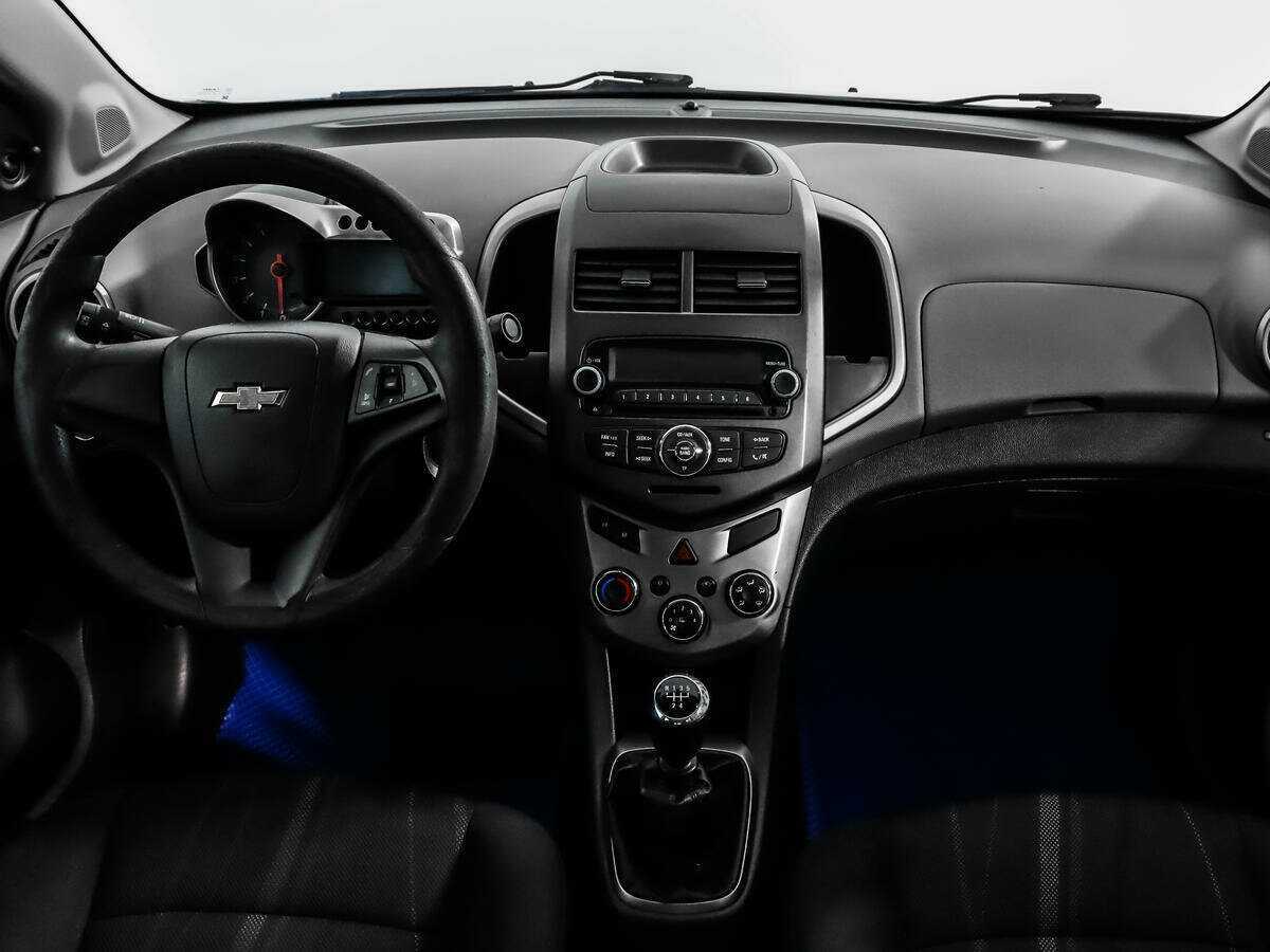 Chevrolet Aveo с пробегом — 2014 год. Фото: #11