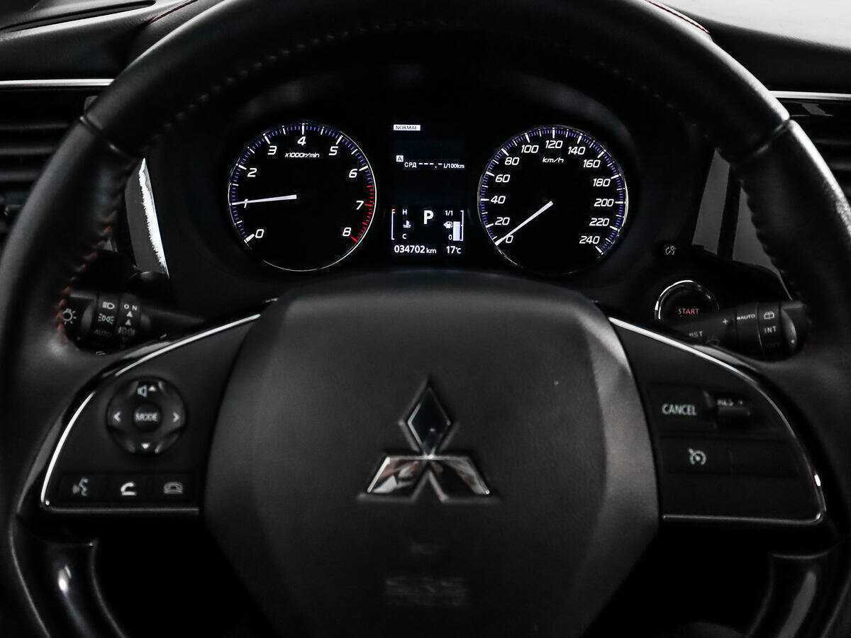 Mitsubishi Outlander с пробегом — 2021 год. Фото: #17
