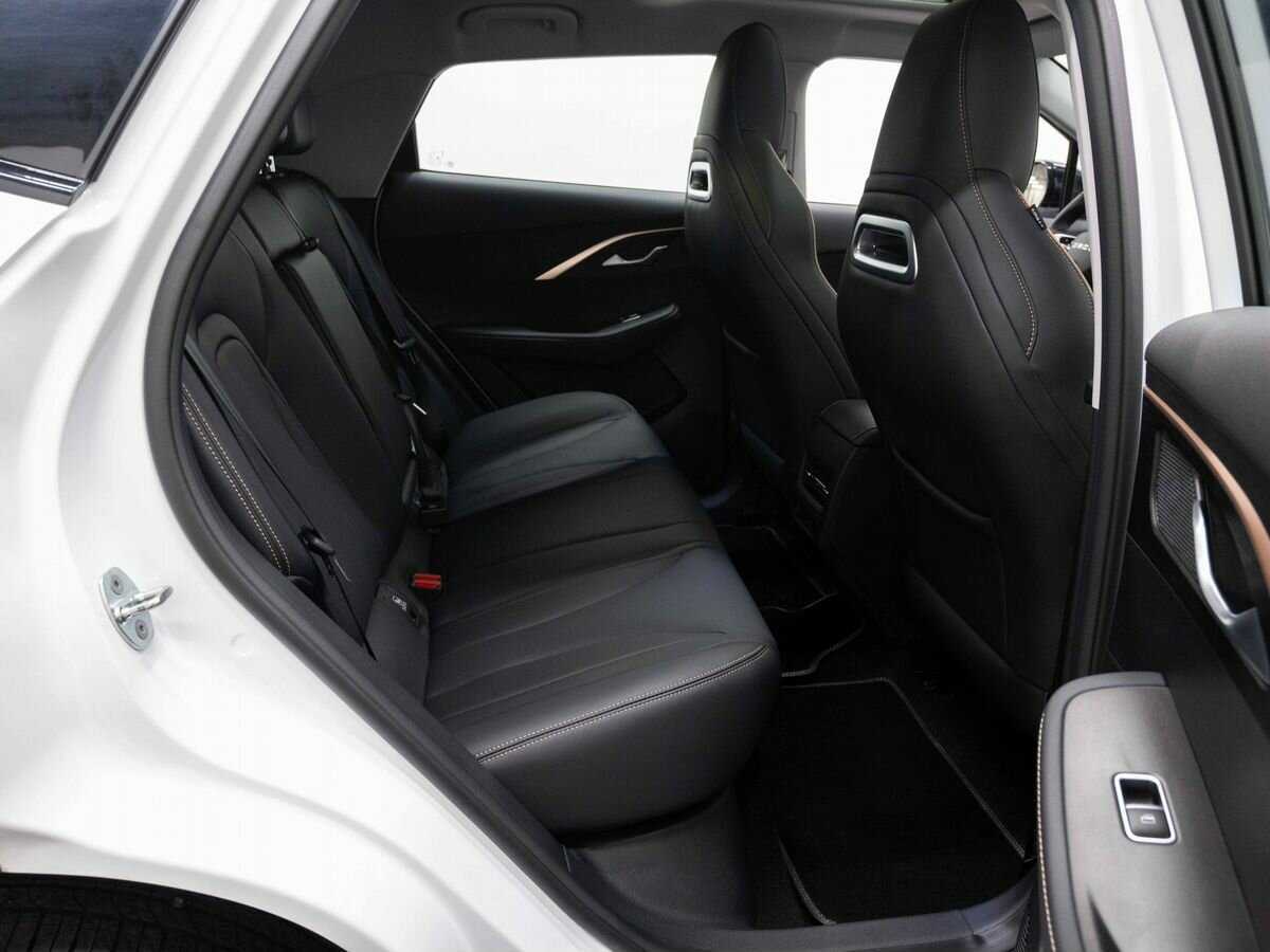 OMODA C5 с пробегом — 2023 год. Фото: #10