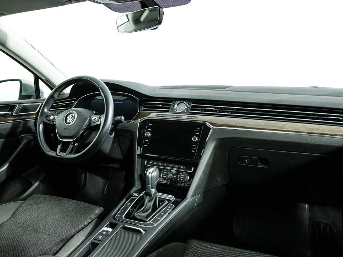 Volkswagen Passat с пробегом — 2017 год. Фото: #8