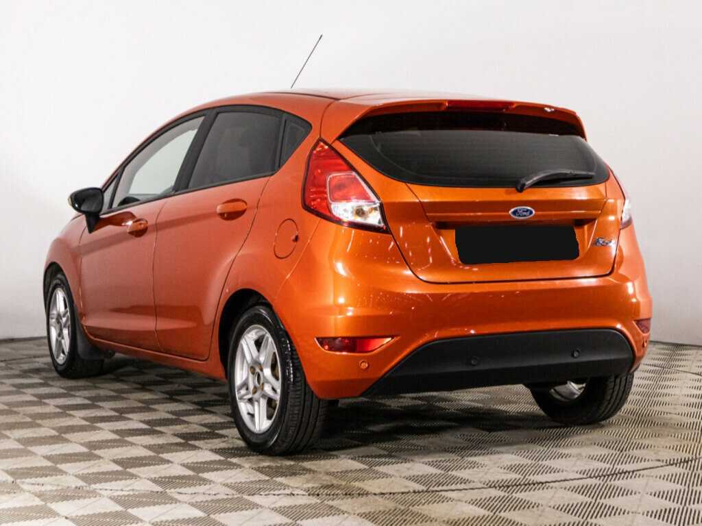 Ford Fiesta с пробегом — 2015 год. Фото: #6