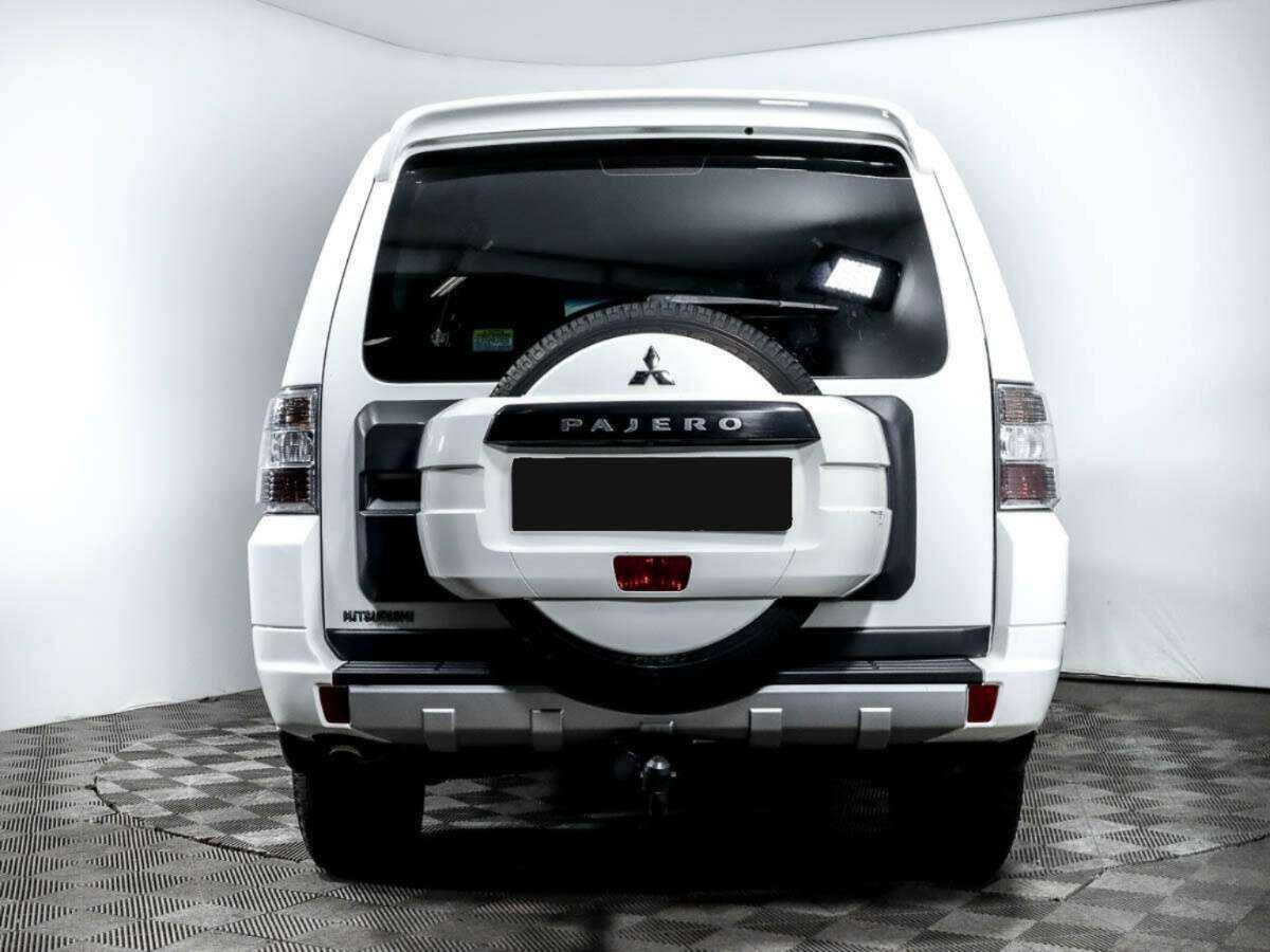 Mitsubishi Pajero с пробегом — 2014 год. Фото: #4