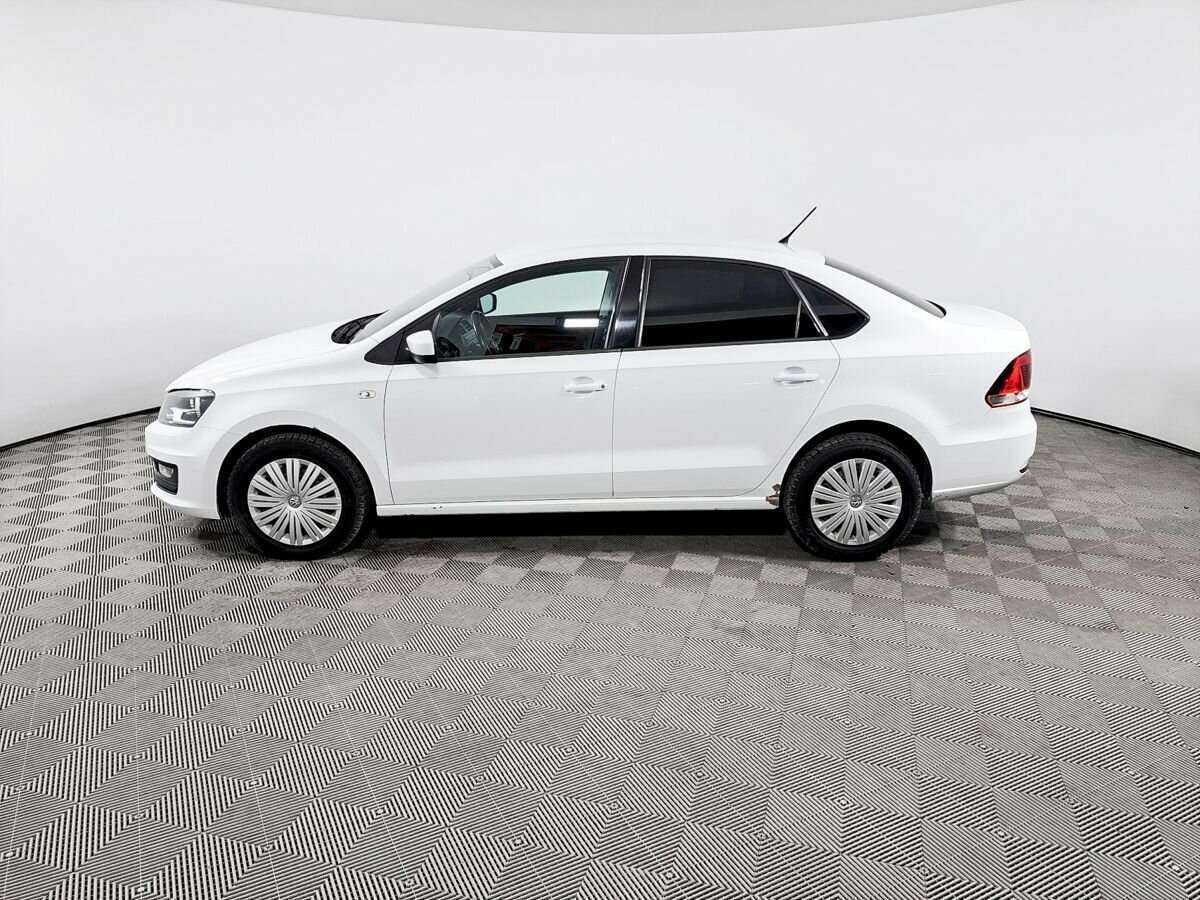 Volkswagen Polo с пробегом — 2015 год. Фото: #7