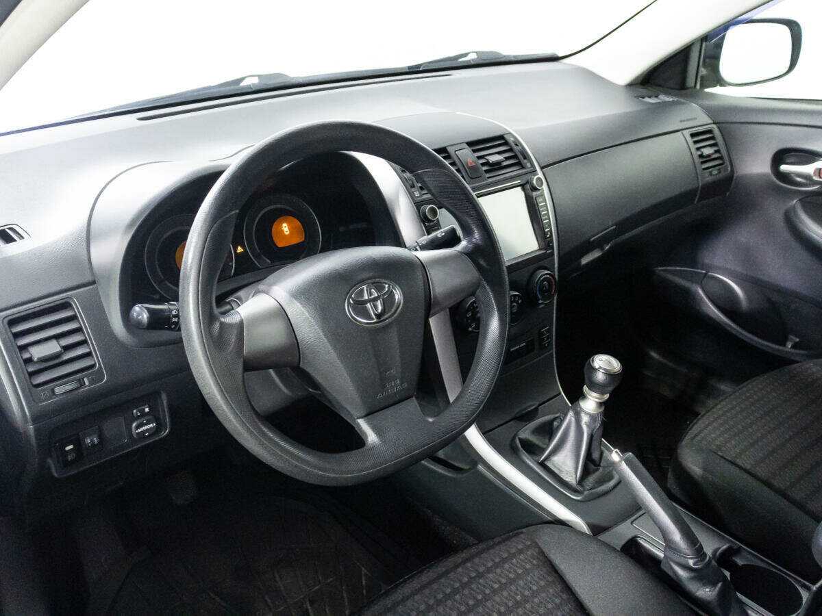 Toyota Corolla с пробегом — 2013 год. Фото: #10