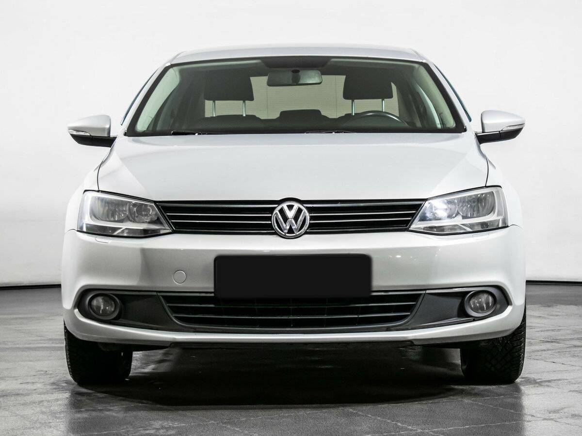 Volkswagen Jetta с пробегом — 2012 год. Фото: #1