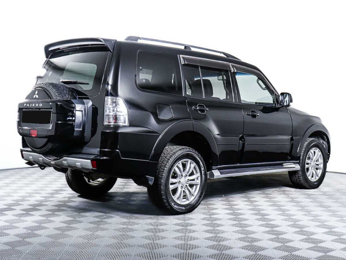 Mitsubishi Pajero с пробегом — 2012 год. Фото: #3