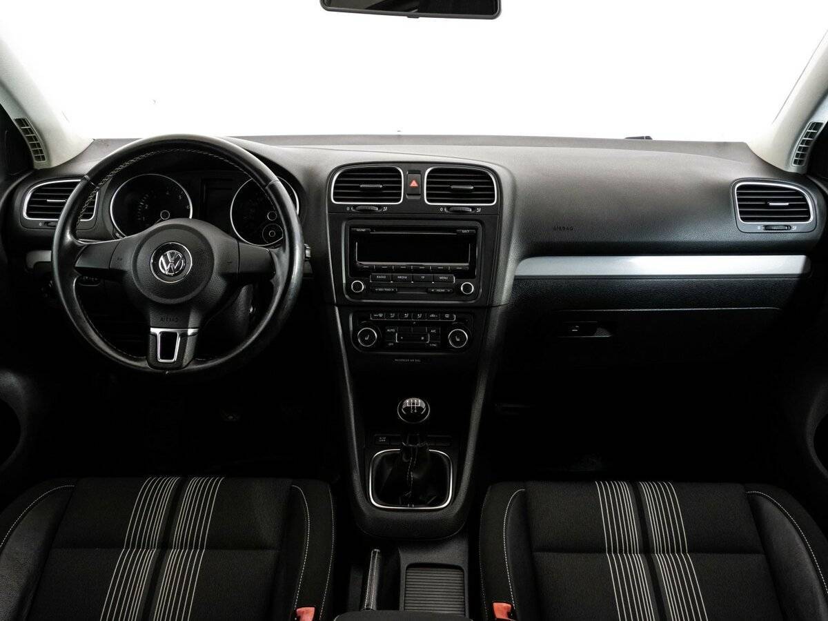 Volkswagen Golf с пробегом — 2012 год. Фото: #9