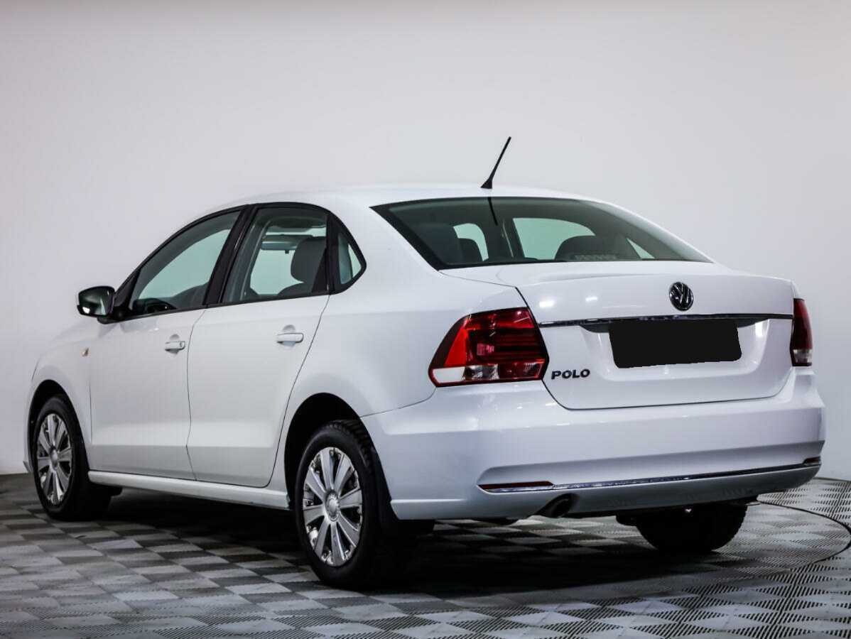 Volkswagen Polo с пробегом — 2016 год. Фото: #5