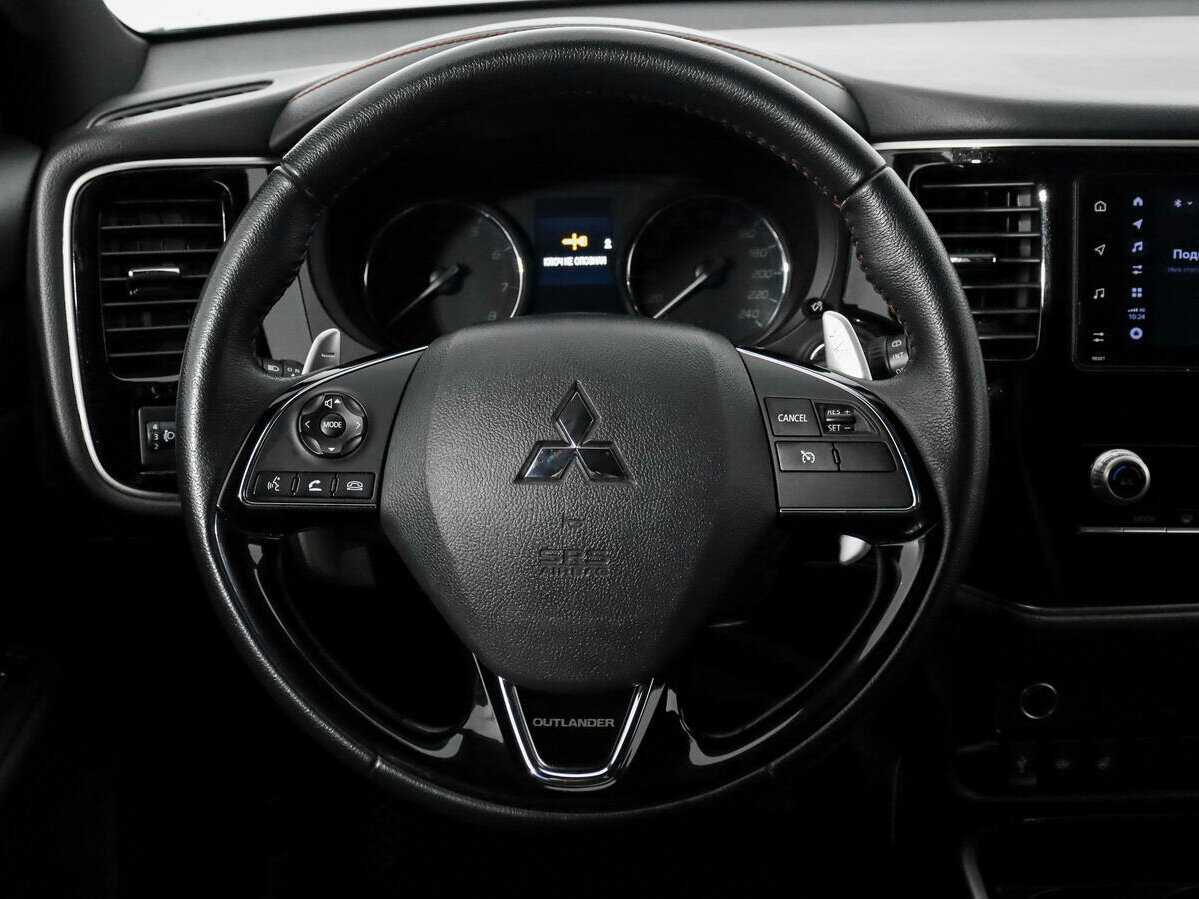 Mitsubishi Outlander с пробегом — 2020 год. Фото: #12