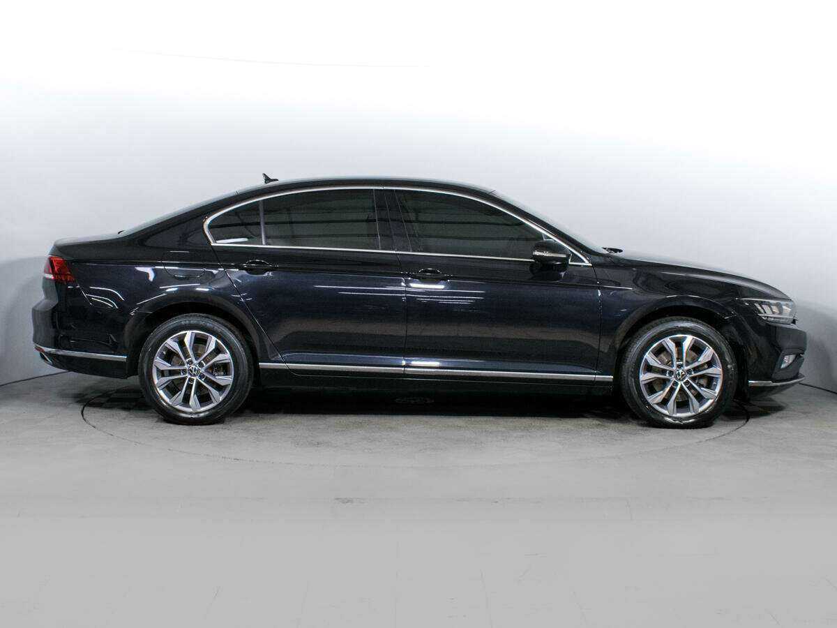 Volkswagen Passat с пробегом — 2021 год. Фото: #3
