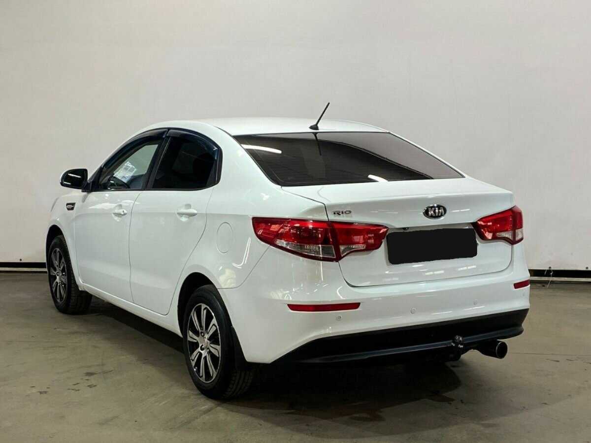 Kia Rio с пробегом — 2015 год. Фото: #6