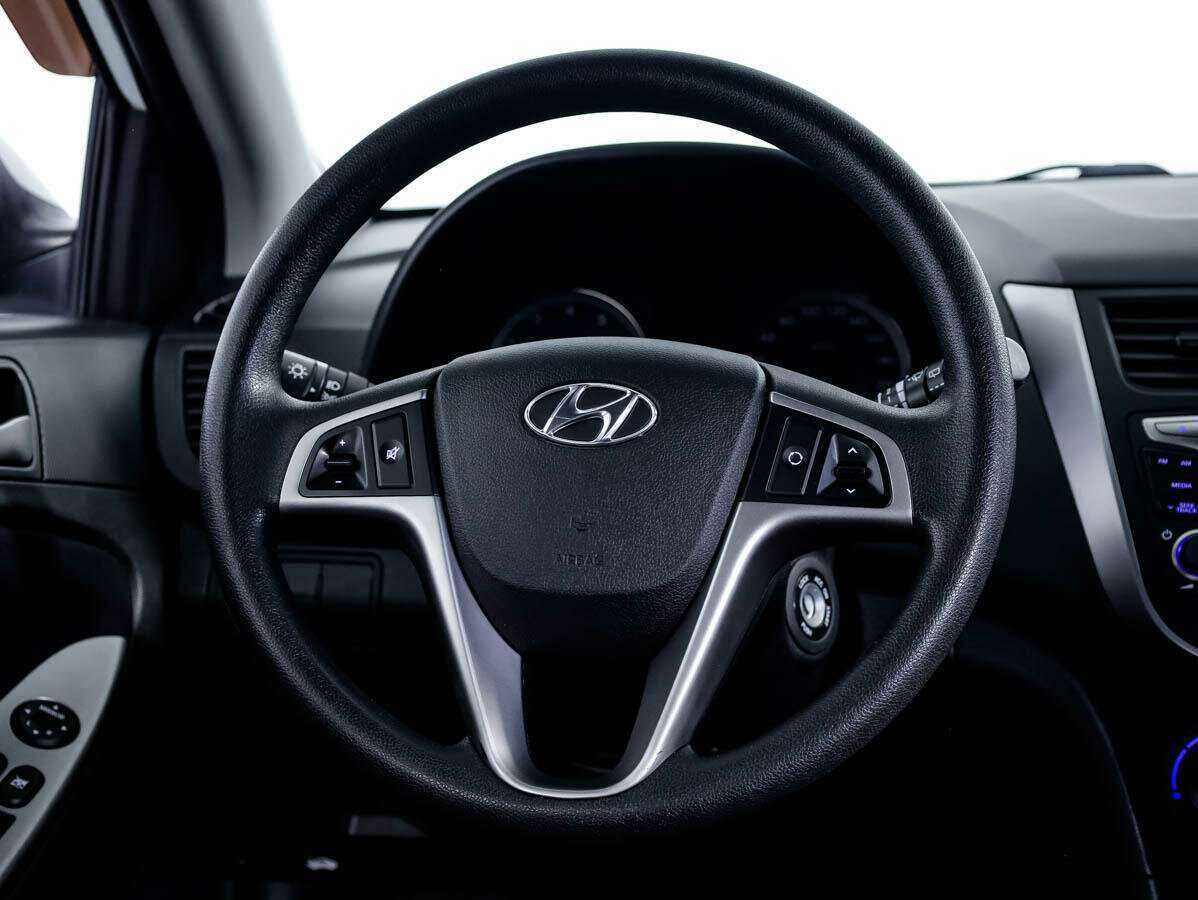 Hyundai Solaris с пробегом — 2015 год. Фото: #19