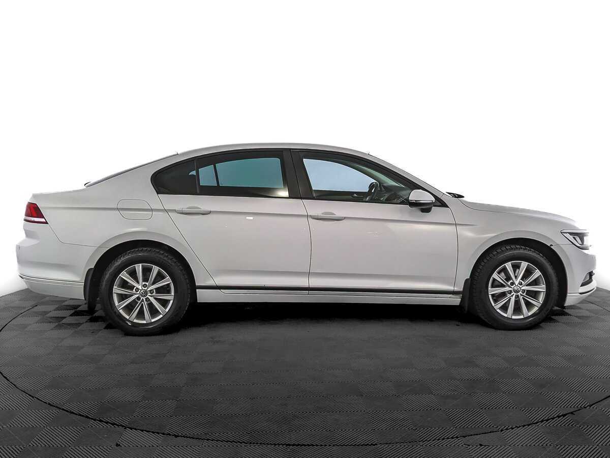 Volkswagen Passat с пробегом — 2016 год. Фото: #3