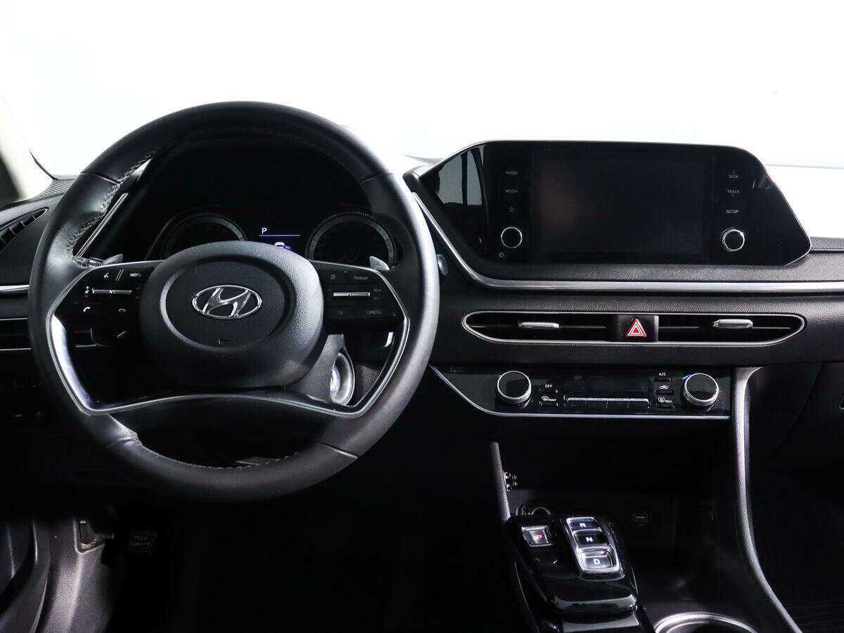 Hyundai Sonata с пробегом — 2020 год. Фото: #9