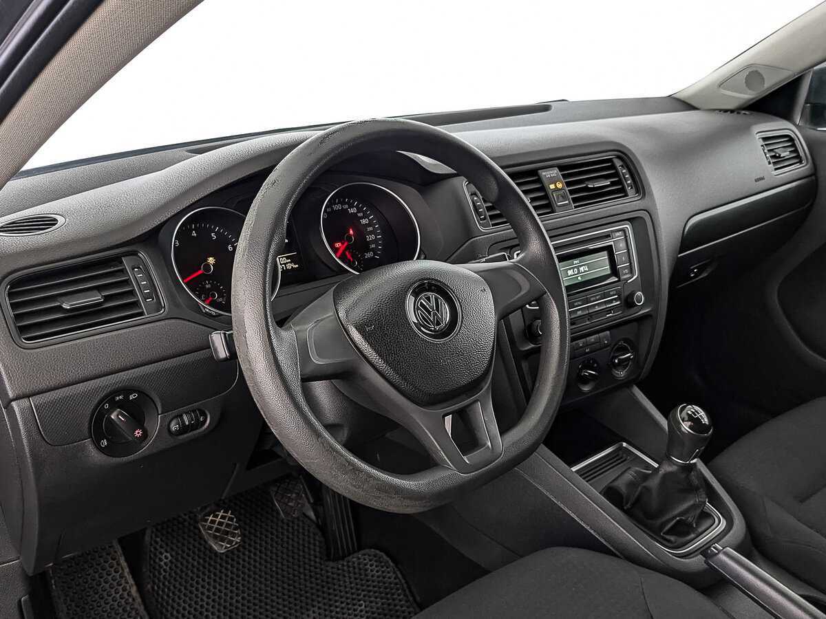 Volkswagen Jetta с пробегом — 2016 год. Фото: #14