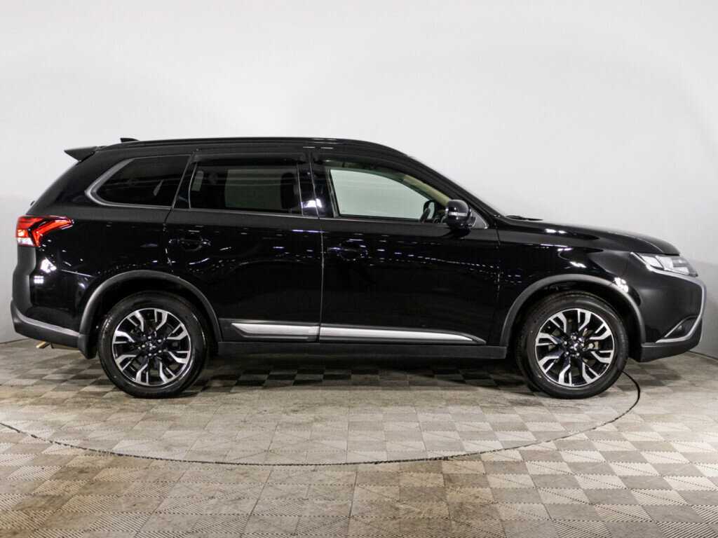 Mitsubishi Outlander с пробегом — 2021 год. Фото: #3