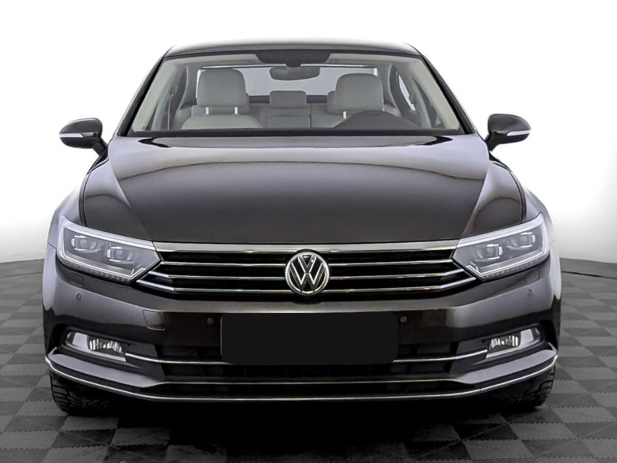 Volkswagen Passat с пробегом — 2017 год. Фото: #1