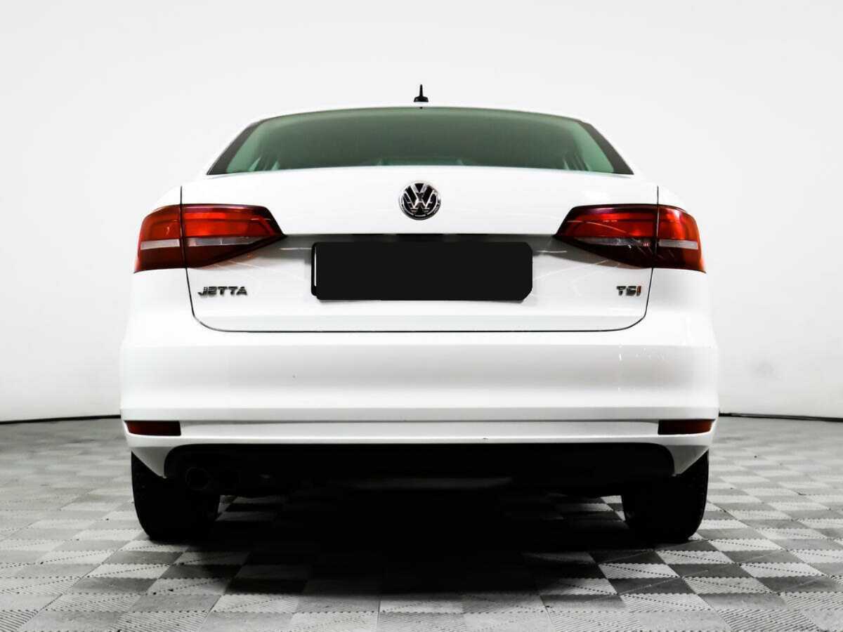 Volkswagen Jetta с пробегом — 2016 год. Фото: #4