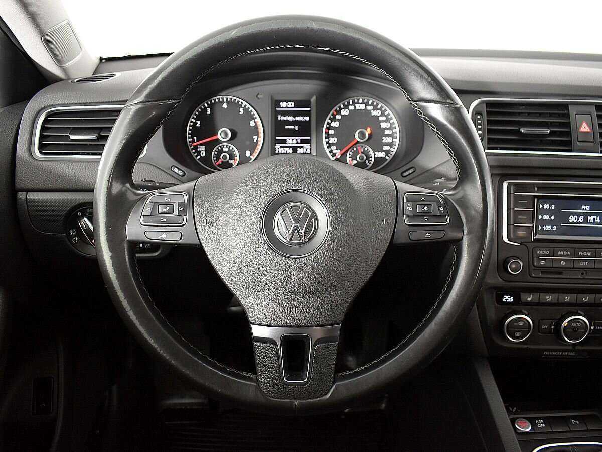 Volkswagen Jetta с пробегом — 2014 год. Фото: #9
