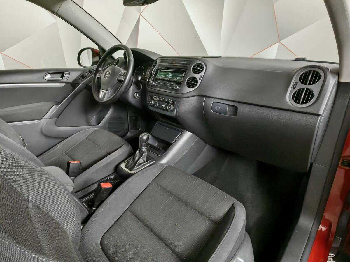 Volkswagen Tiguan с пробегом — 2012 год. Фото: #8