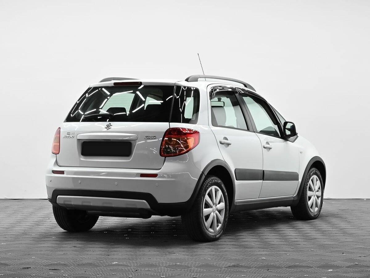 Suzuki SX4 с пробегом — 2013 год. Фото: #3
