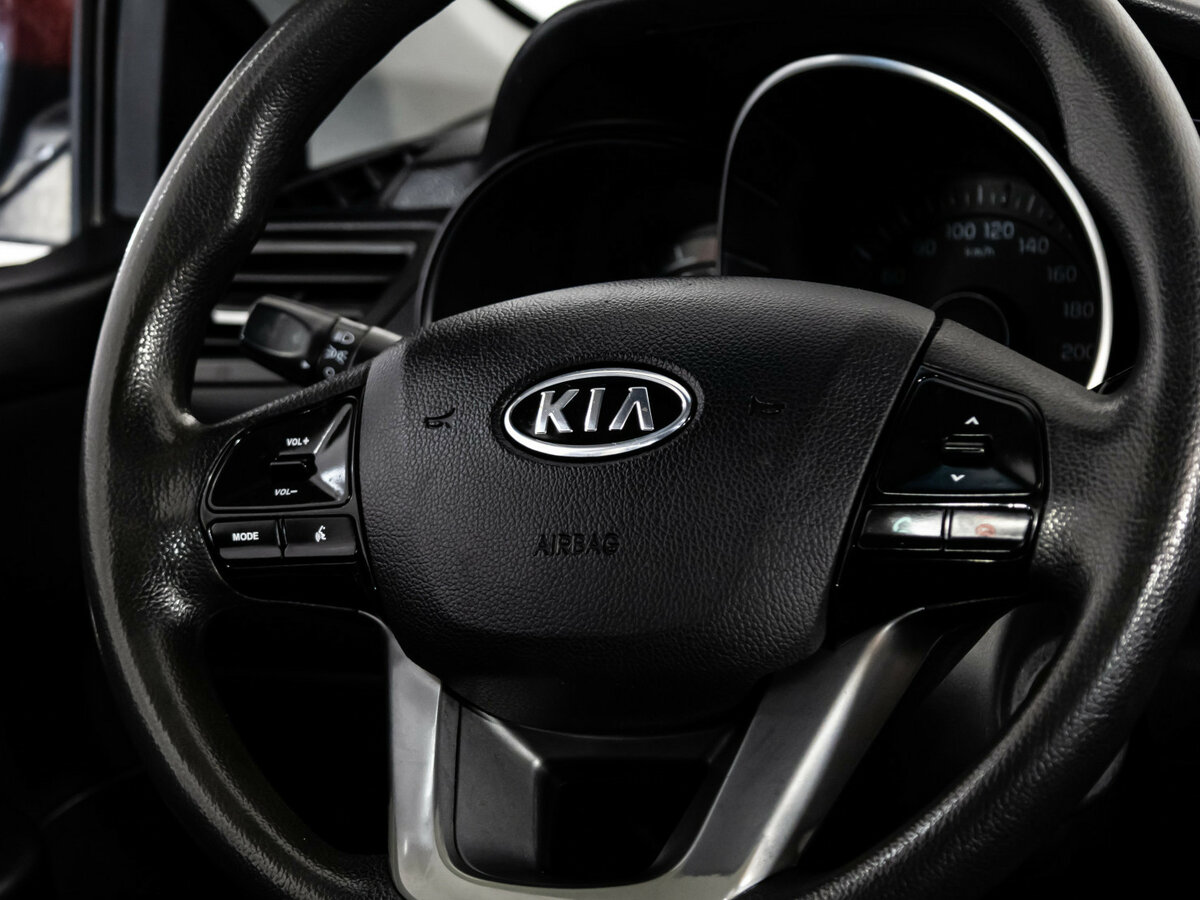 Kia Rio с пробегом — 2012 год. Фото: #8