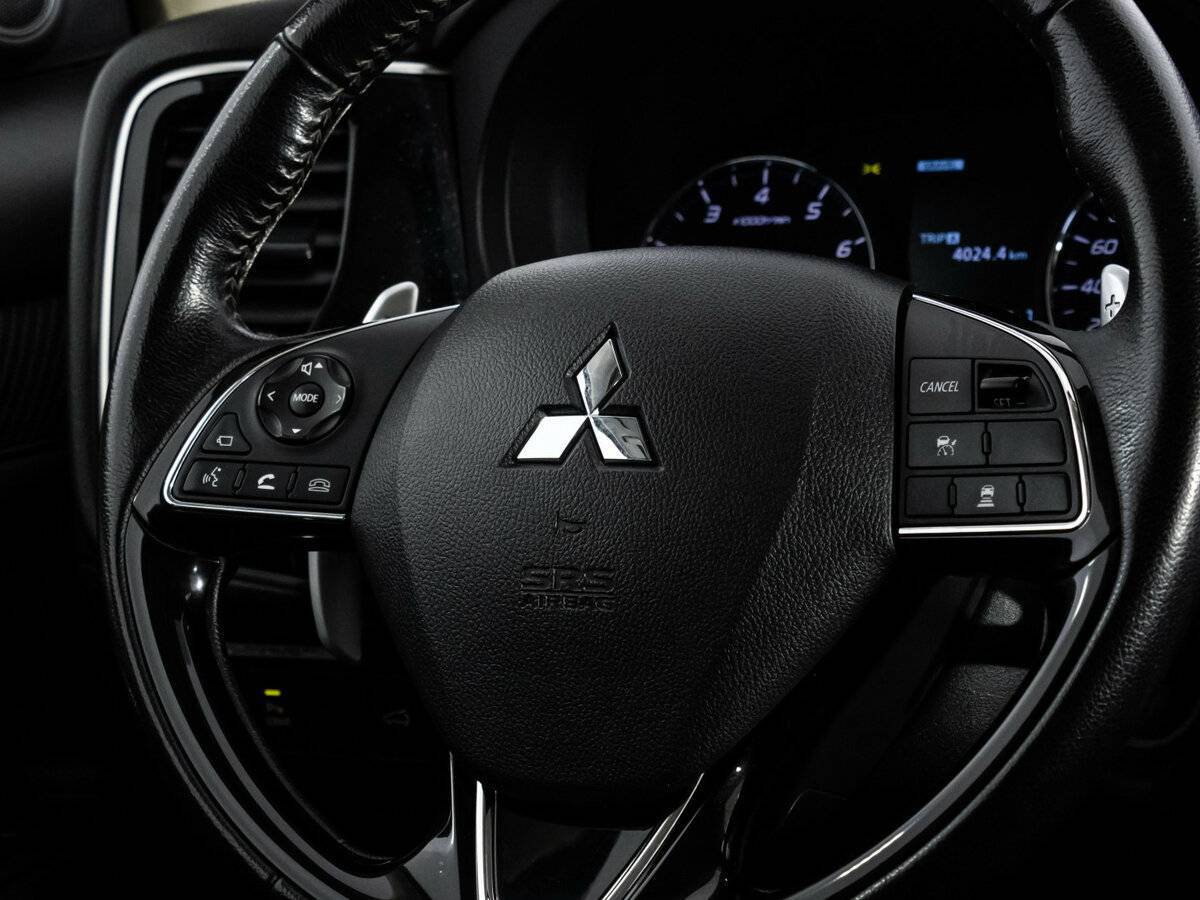 Mitsubishi Outlander с пробегом — 2020 год. Фото: #12