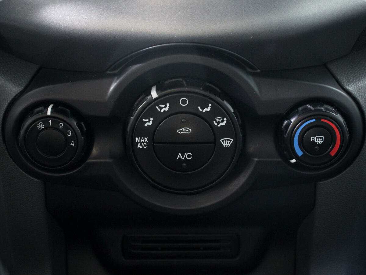 Ford EcoSport с пробегом — 2015 год. Фото: #14
