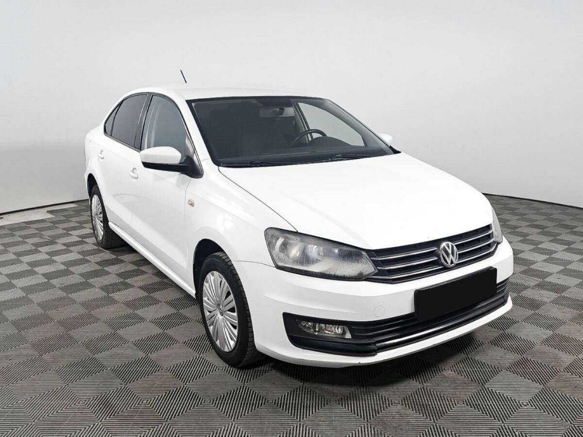 Volkswagen Polo с пробегом — 2016 год. Фото: #2