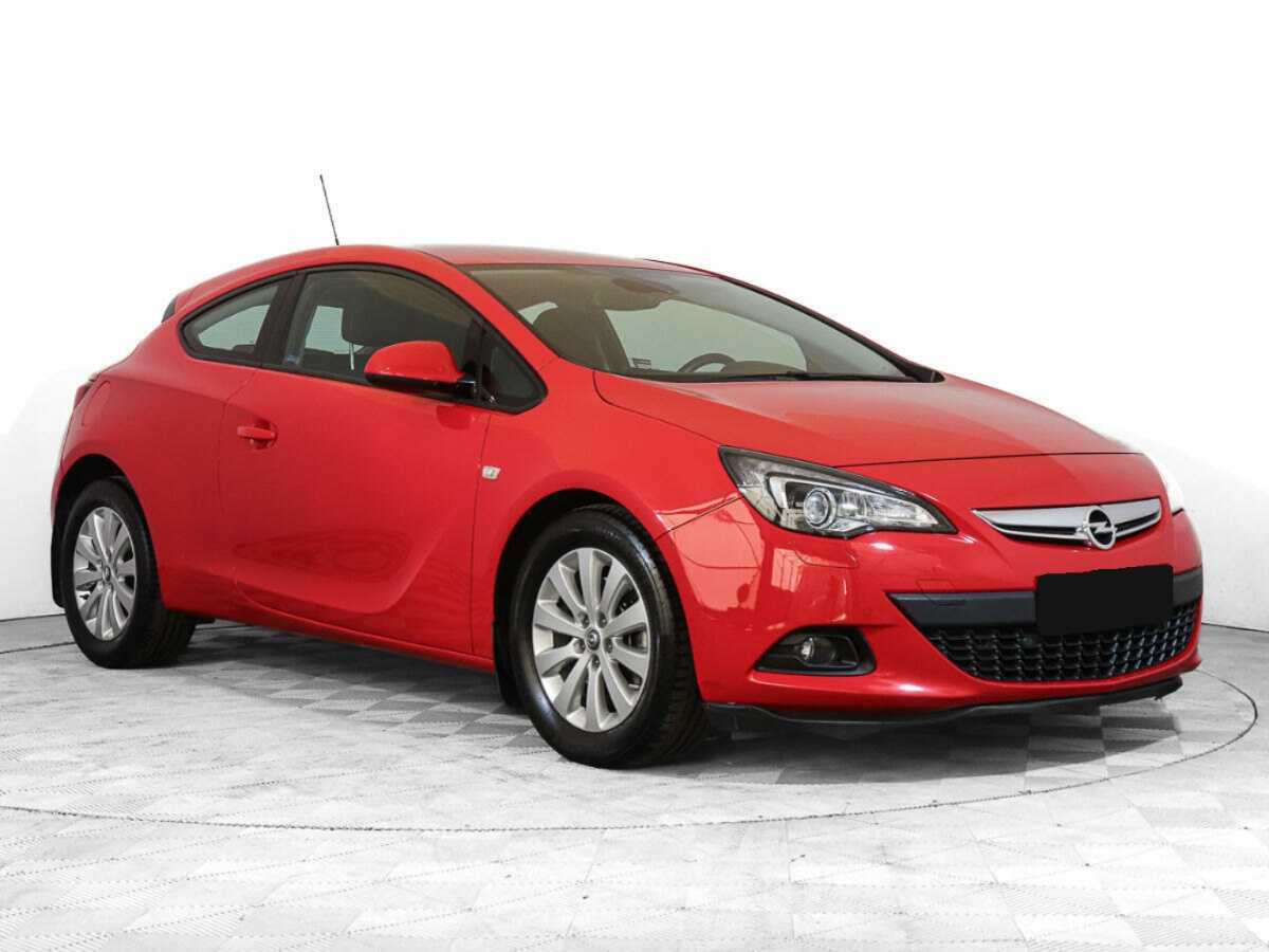 Opel Astra с пробегом — 2012 год. Фото: #1