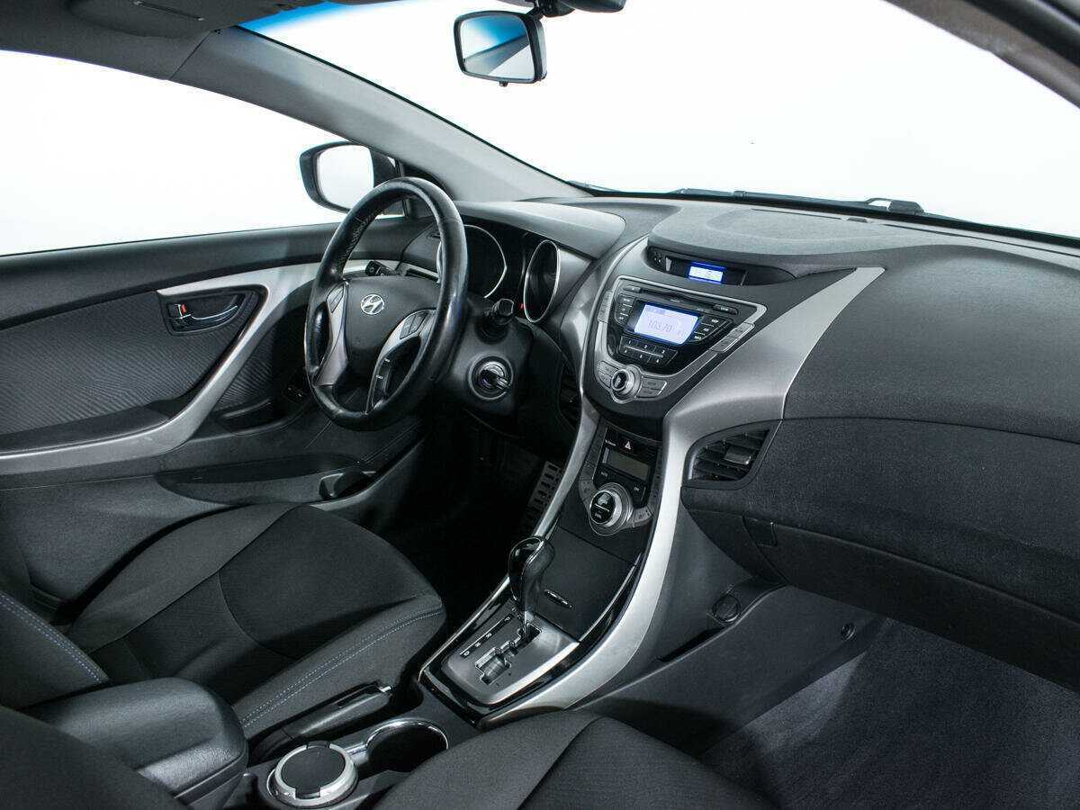 Hyundai Elantra с пробегом — 2013 год. Фото: #8