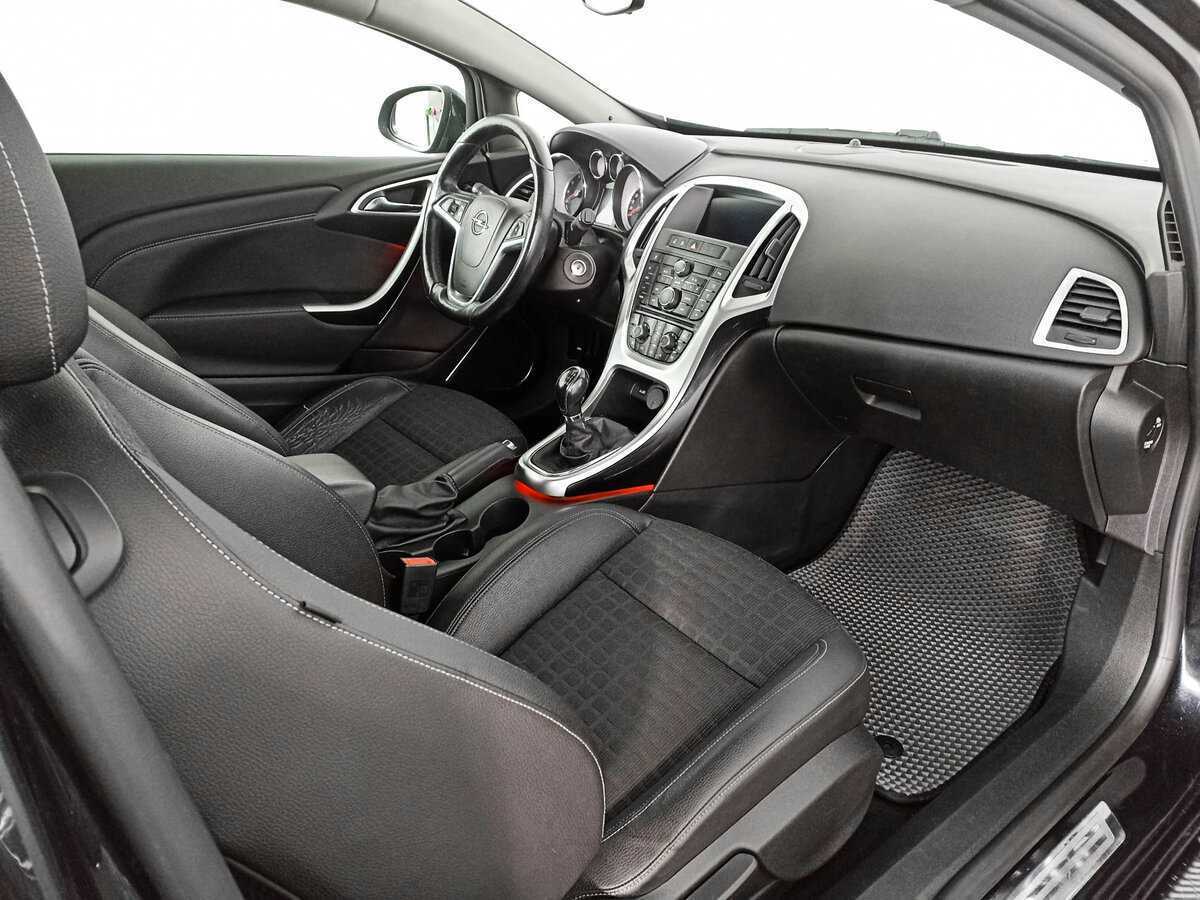 Opel Astra с пробегом — 2014 год. Фото: #10