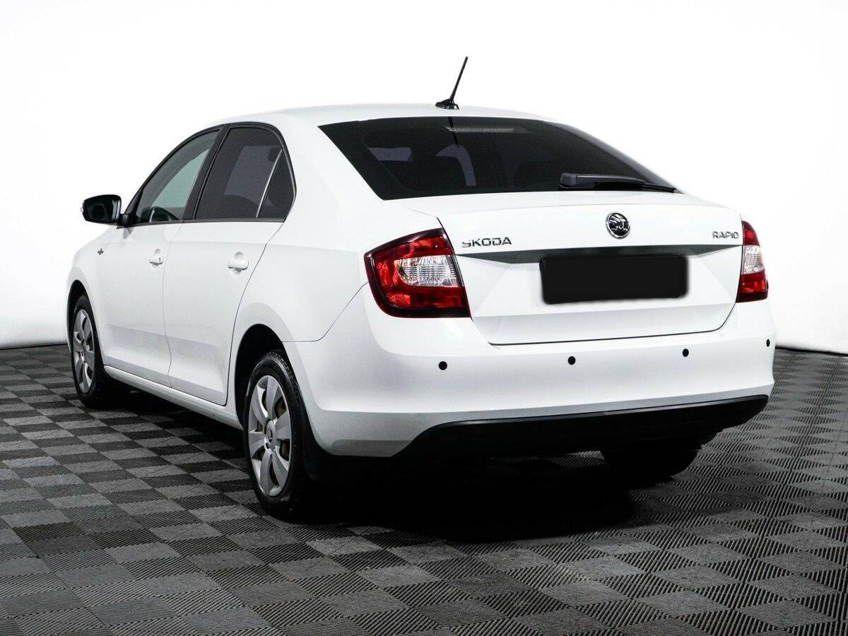 Skoda Rapid с пробегом — 2019 год. Фото: #6