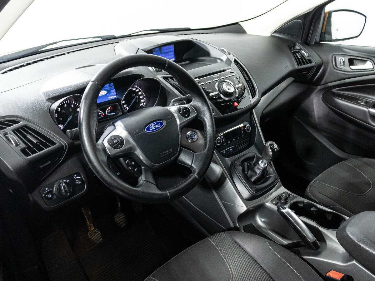 Ford Kuga с пробегом — 2013 год. Фото: #10