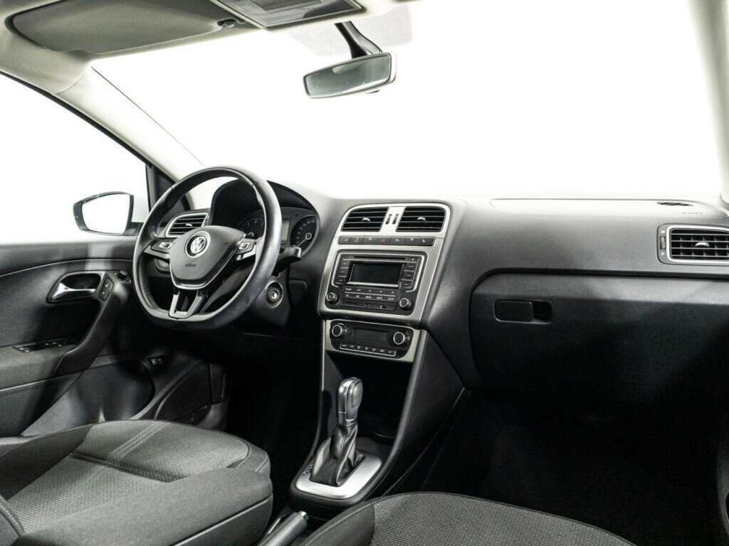Volkswagen Polo с пробегом — 2017 год. Фото: #8