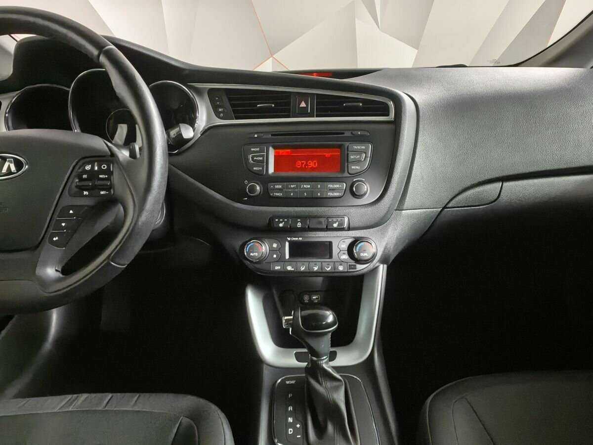 Kia Ceed с пробегом — 2015 год. Фото: #10