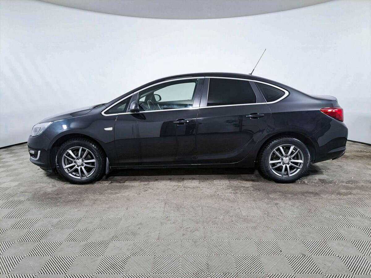 Opel Astra с пробегом — 2014 год. Фото: #7