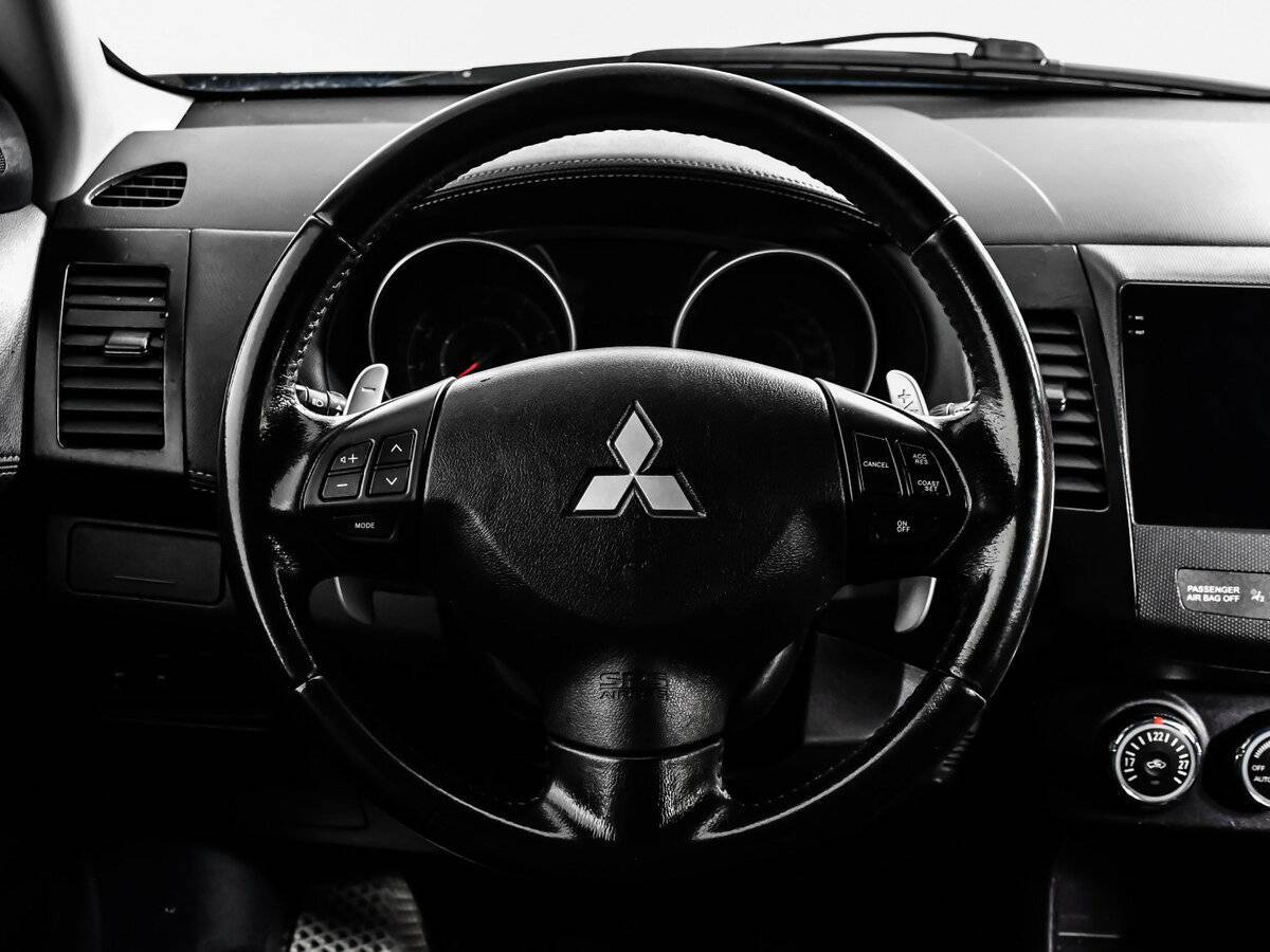 Mitsubishi Outlander с пробегом — 2012 год. Фото: #11