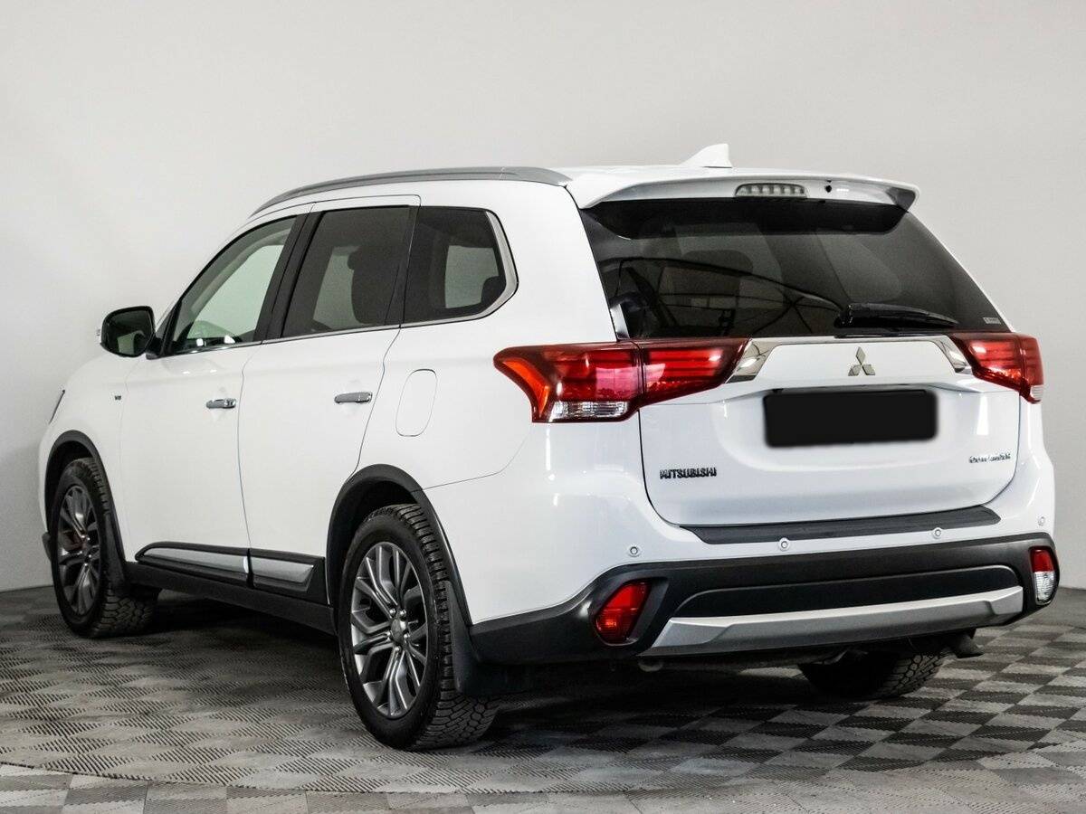 Mitsubishi Outlander с пробегом — 2017 год. Фото: #5