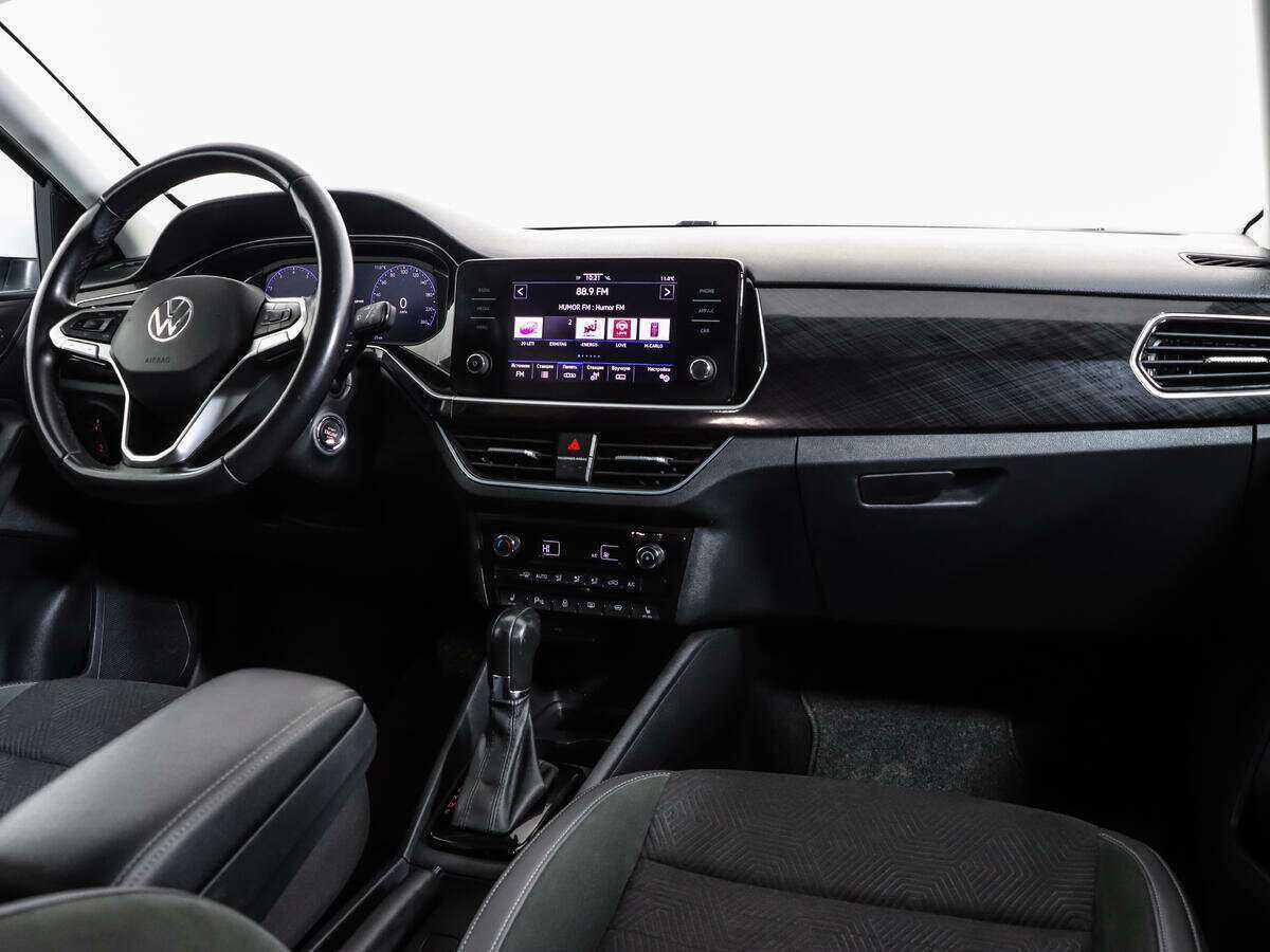 Volkswagen Polo с пробегом — 2020 год. Фото: #6
